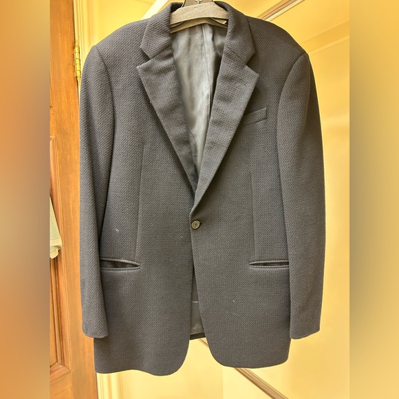 Armani textured navy blazer. - Picture 3 of 9